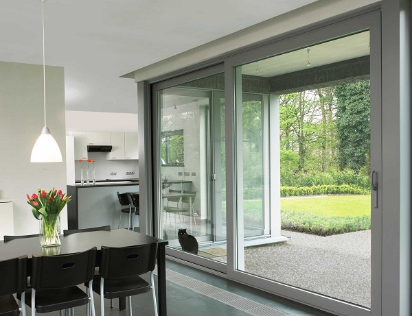kingfisher-windows-add-a-new-aluminium-lift-slide-to-its-range_0